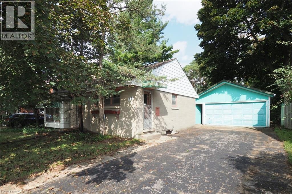 12 Oakwood Avenue, Kitchener, ON, N2H 6G9