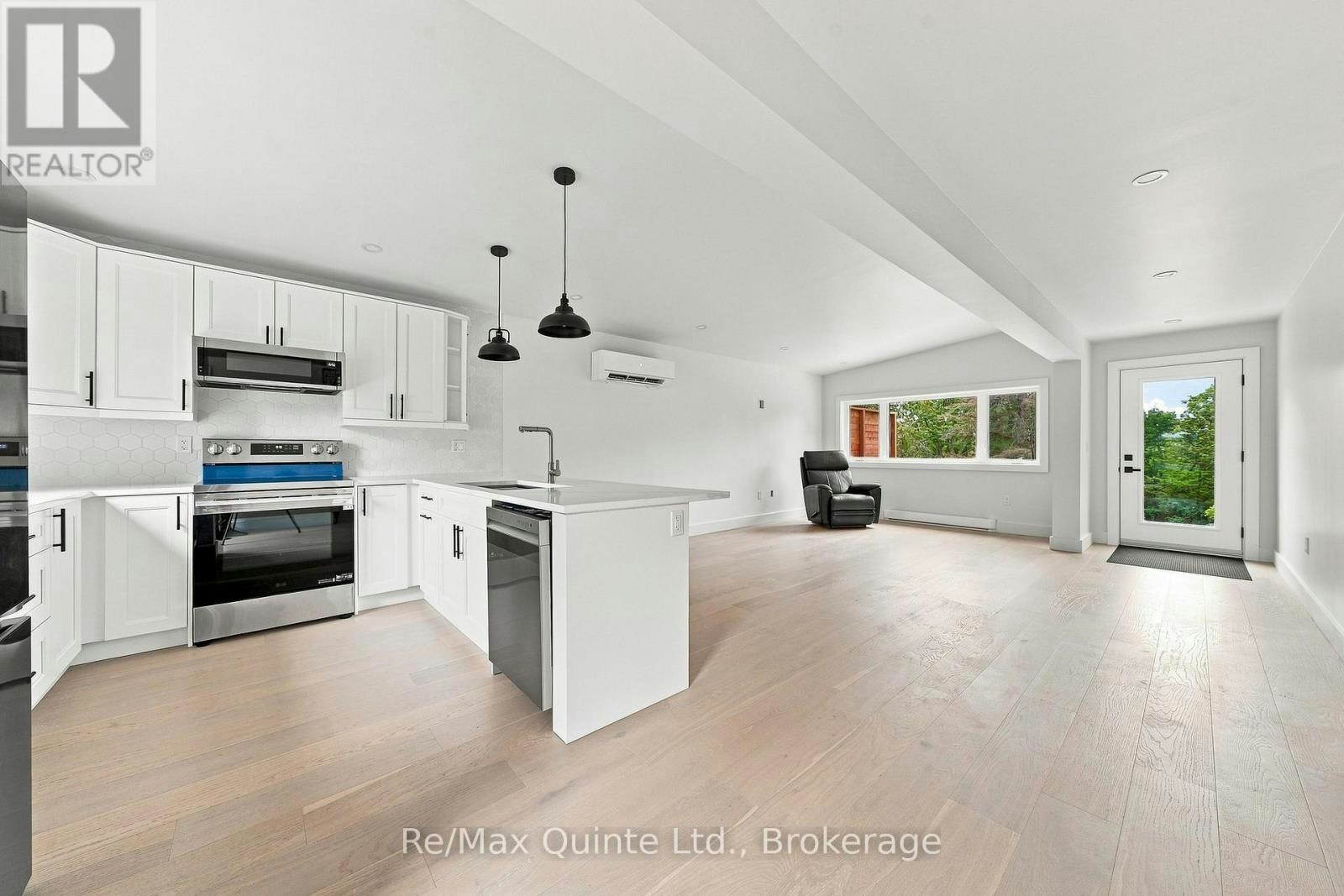 417 County 28 Road, Prince Edward County, ON, K8P 3J1 - 7