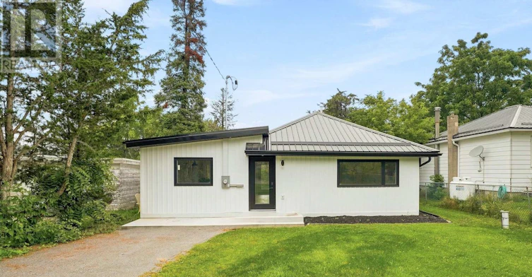 417 County 28 Road, Prince Edward County, ON, K8P 3J1