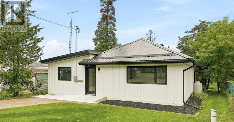 417 County 28 Road, Prince Edward County, ON, K8P 3J1 - 3