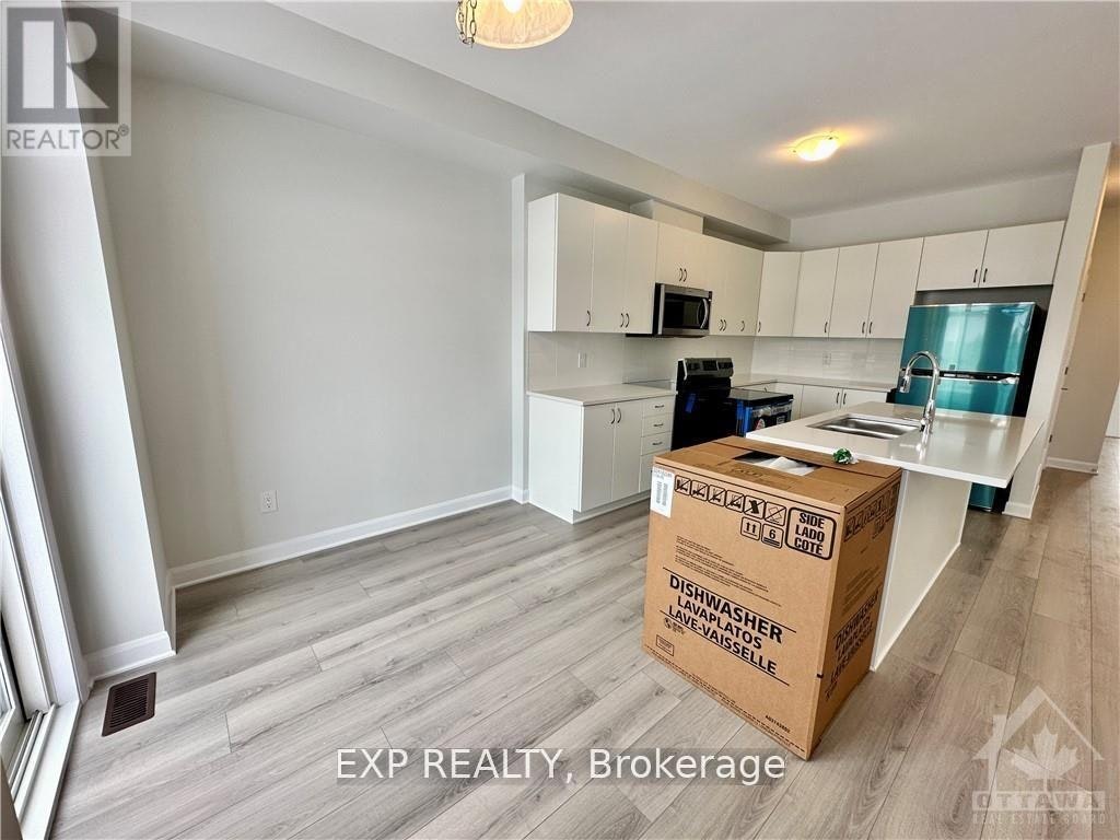 637 Hamsa Street, Ottawa, ON, K2J 6Z7 - 9