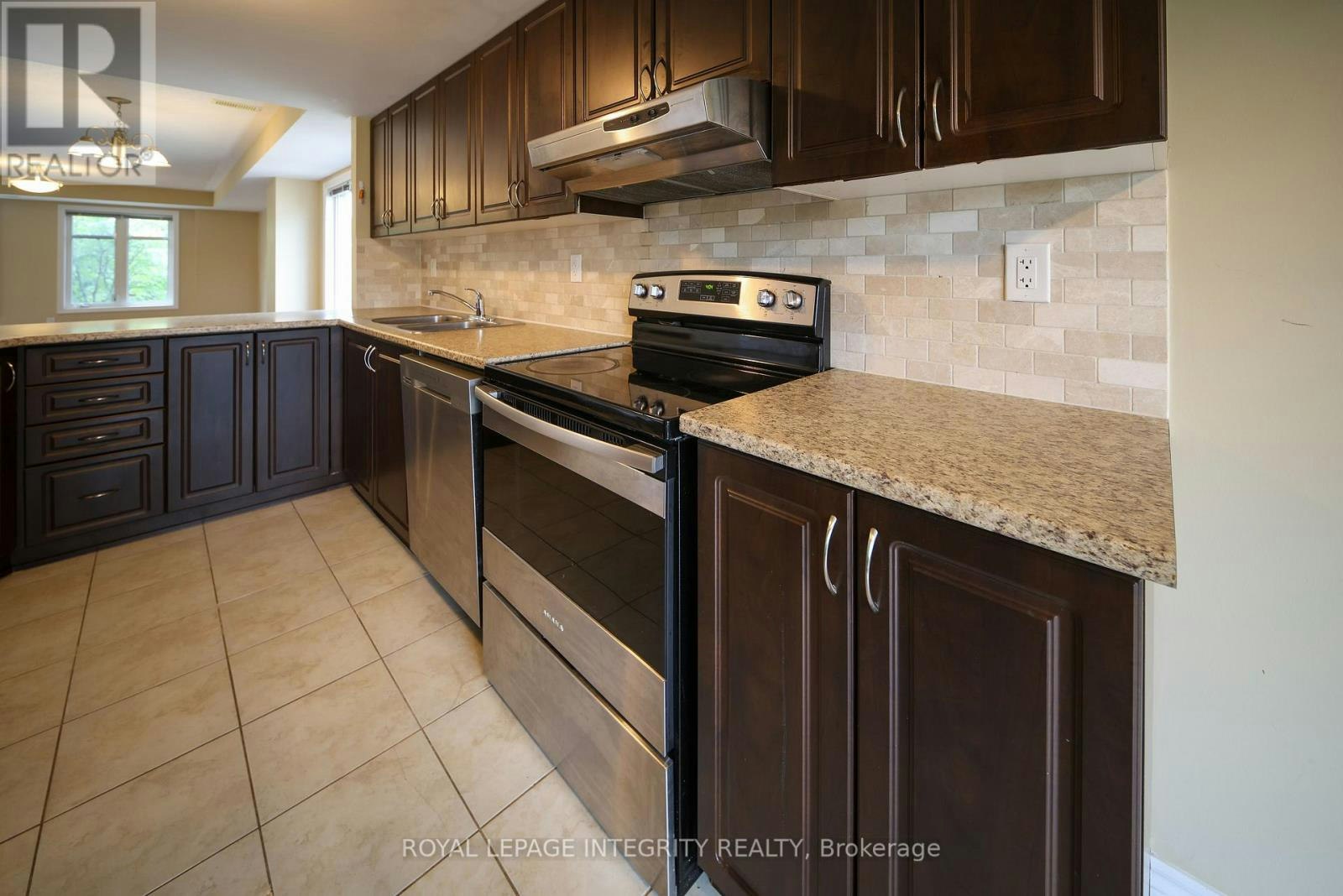 D-1124 Klondike Road, Ottawa, ON, K2K 0H2 - 9