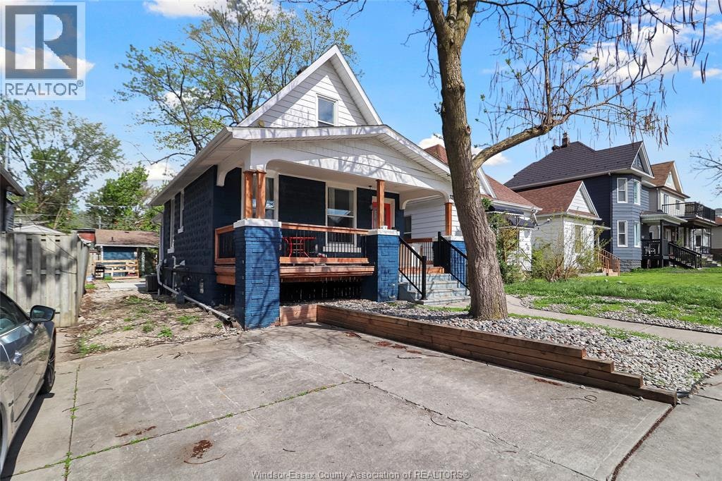 LOWER-324 Pierre, Windsor, ON, N9A 2J8 - 2