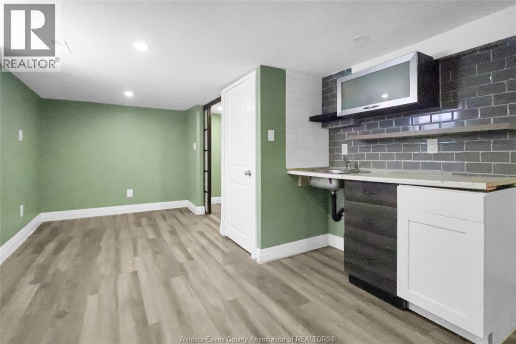 LOWER-324 Pierre, Windsor, ON, N9A 2J8 - 12