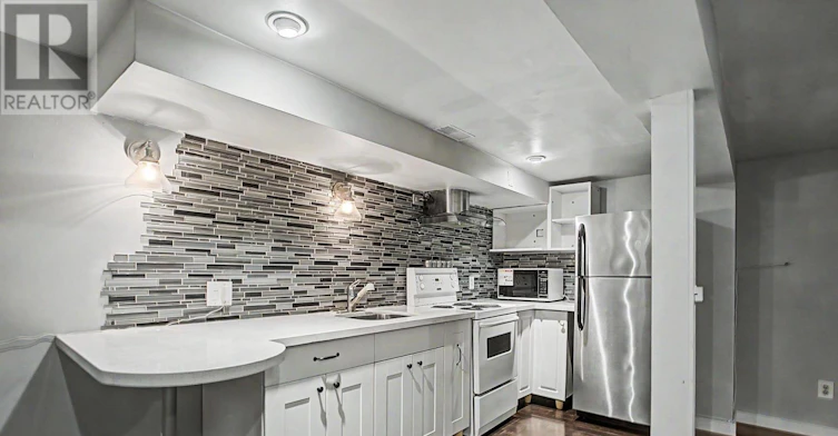 LOWER-254 Broadway Avenue, Toronto, ON, M4P 1V9 - 10