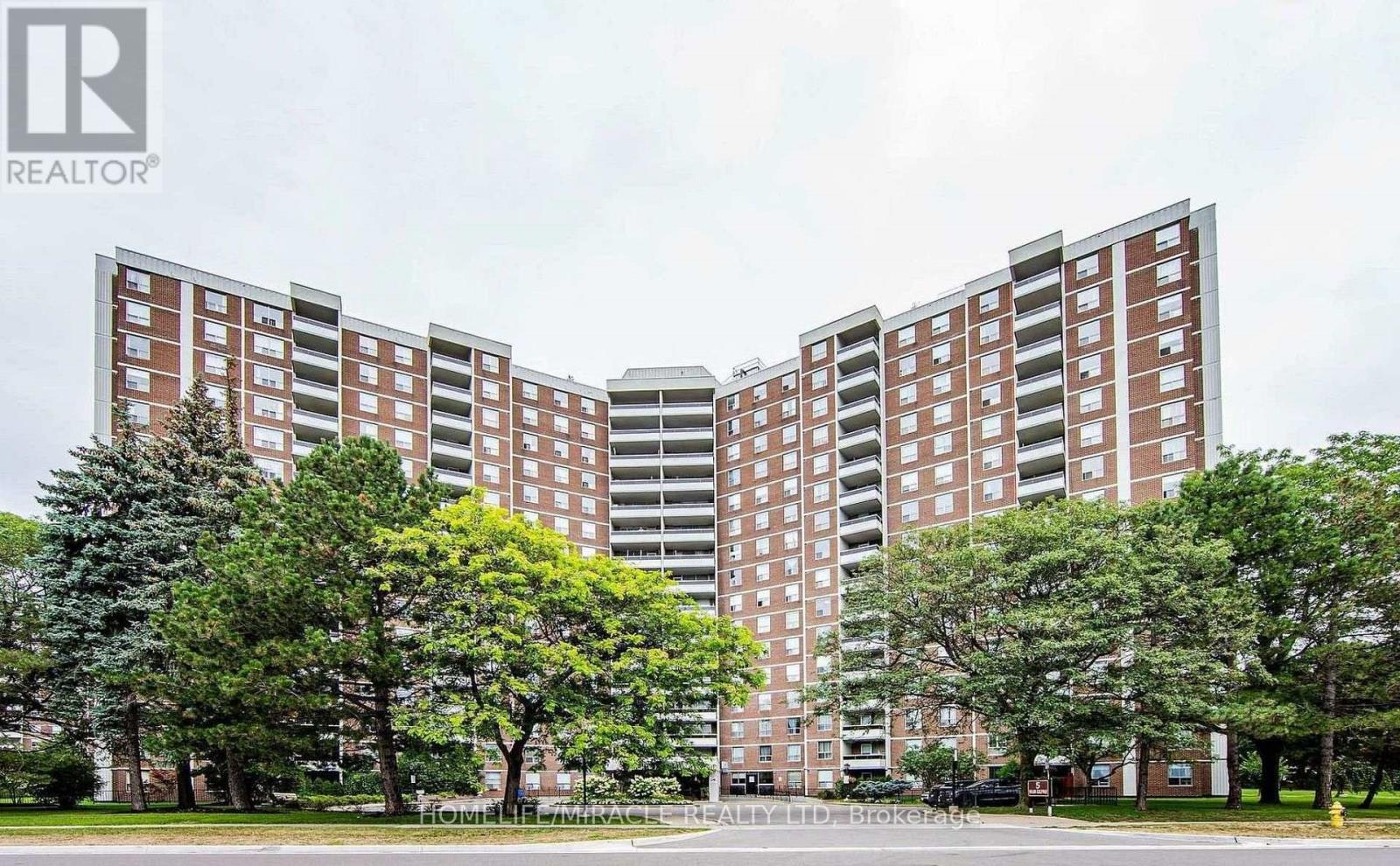 416-5 Shady Golf Way, Toronto, ON, M3C 3A5 - 2