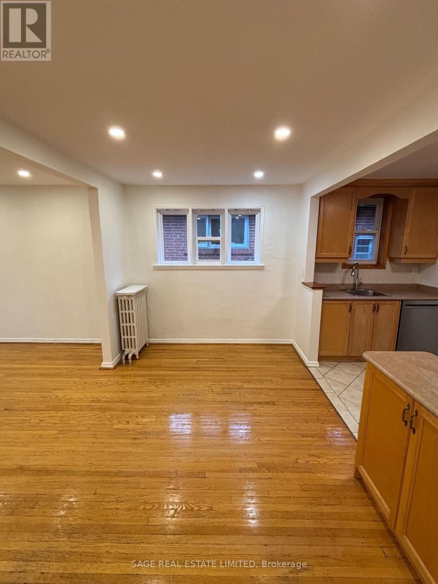 75 Burnaby Boulevard, Toronto, ON, M5N 1G3 - 5