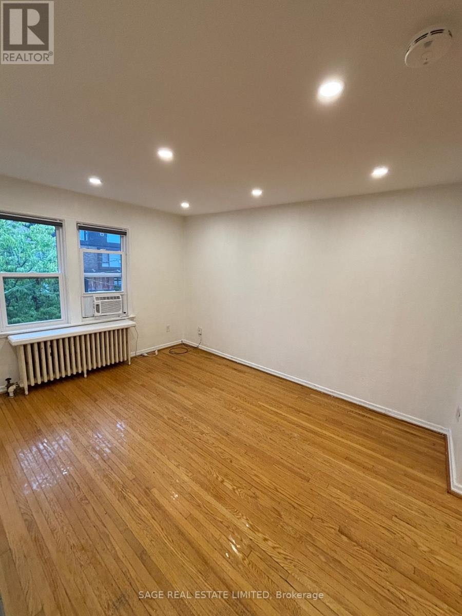 75 Burnaby Boulevard, Toronto, ON, M5N 1G3 - 4