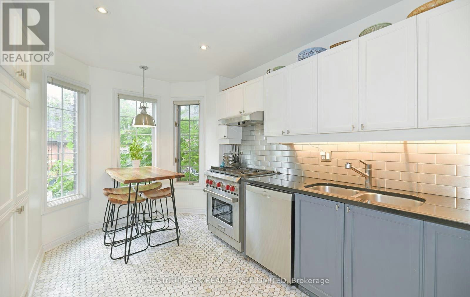 58 Alcorn Avenue, Toronto, ON, M4V 1E4 - 6