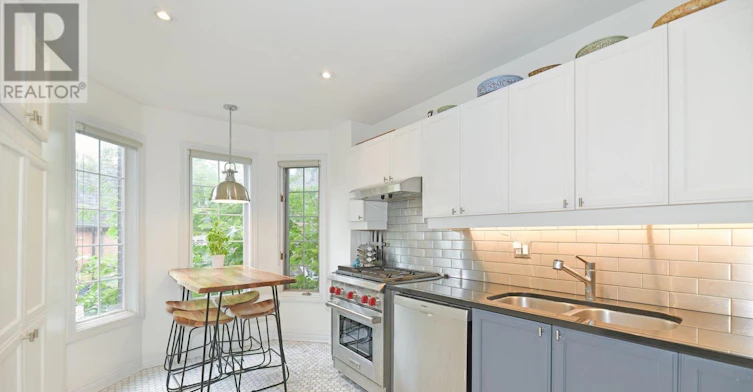 58 Alcorn Avenue, Toronto, ON, M4V 1E4 - 6