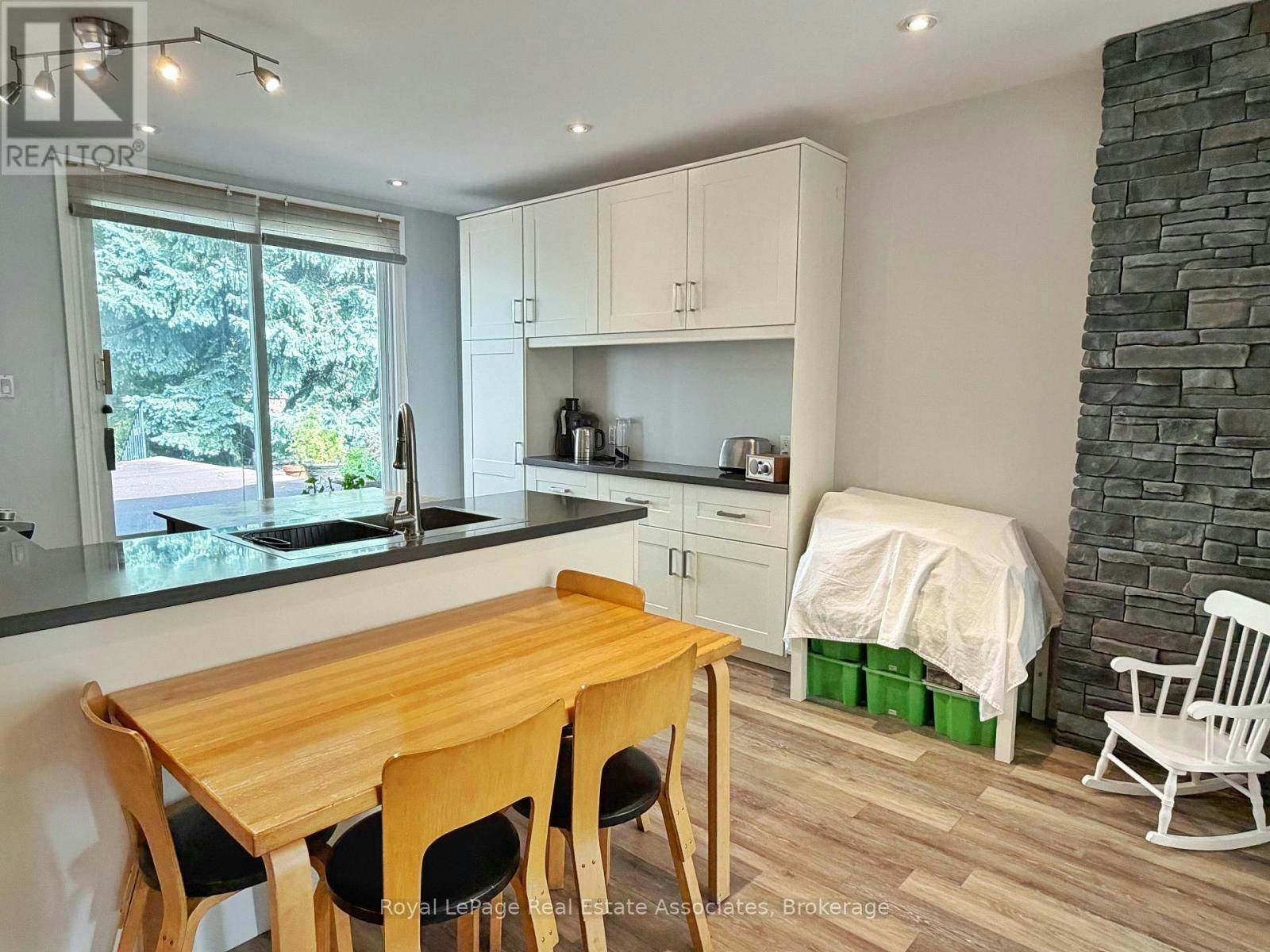 UPPER-157 Glenmore Road, Toronto, ON, M4L 3M2 - 4