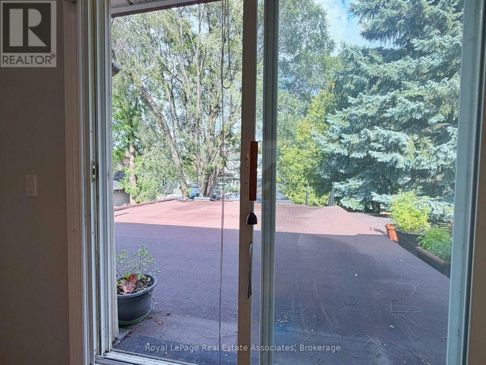 UPPER-157 Glenmore Road, Toronto, ON, M4L 3M2 - 16