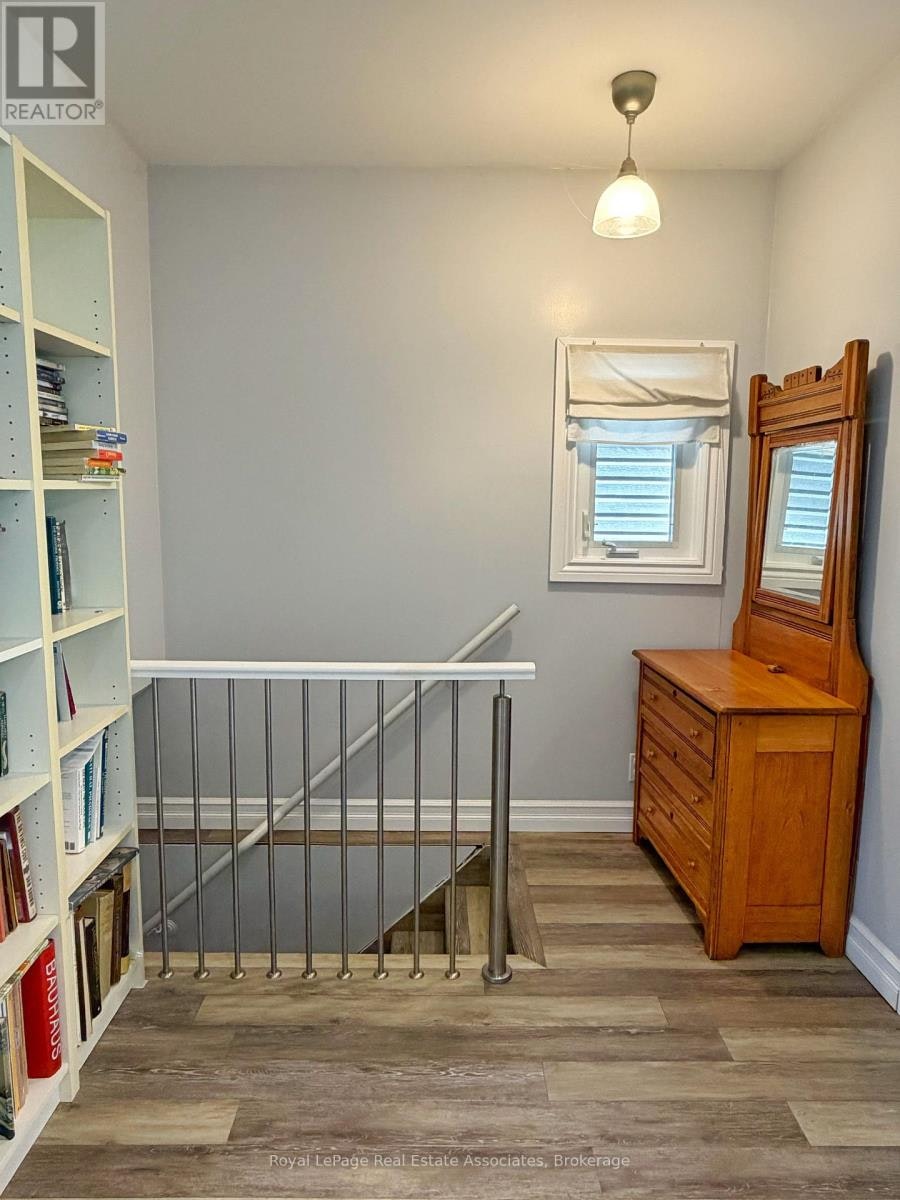 UPPER-157 Glenmore Road, Toronto, ON, M4L 3M2 - 14
