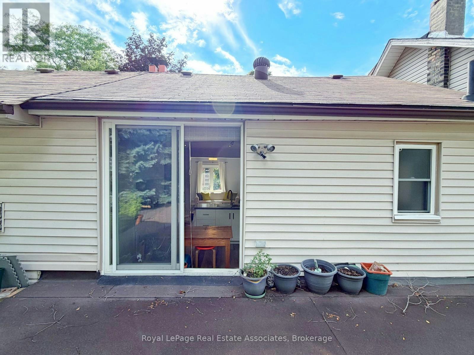 UPPER-157 Glenmore Road, Toronto, ON, M4L 3M2 - 15