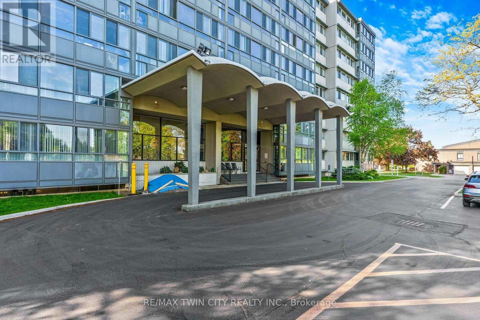 306-24 Midland Drive, Kitchener, ON, N2A 2A8 - 3