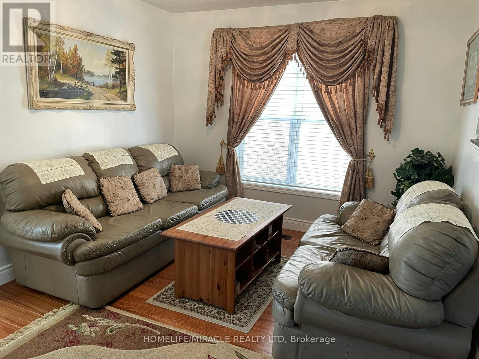 142 Coulthard Boulevard, Cambridge, ON, N1T 2J5 - 8