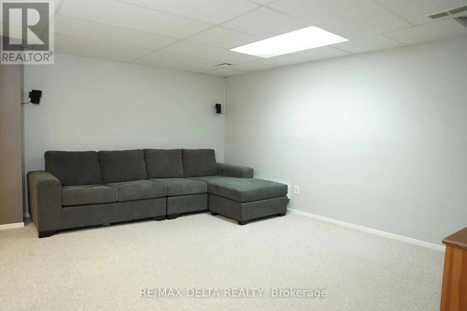 341 Kennedy Lane E, Ottawa, ON, K1E 3P3 - 12