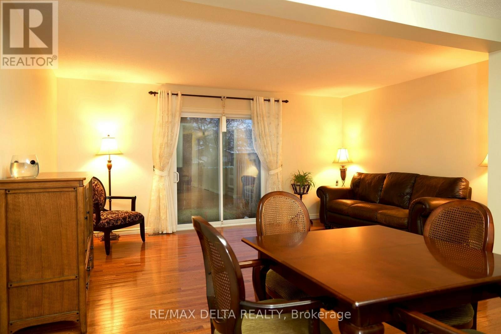 341 Kennedy Lane E, Ottawa, ON, K1E 3P3 - 3