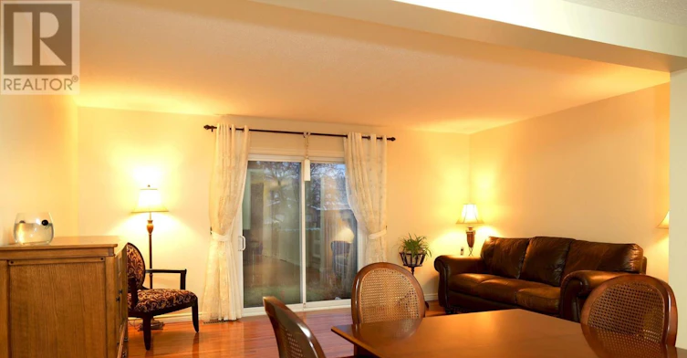 341 Kennedy Lane E, Ottawa, ON, K1E 3P3 - 3