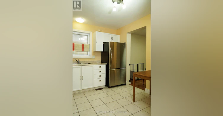 341 Kennedy Lane E, Ottawa, ON, K1E 3P3 - 5