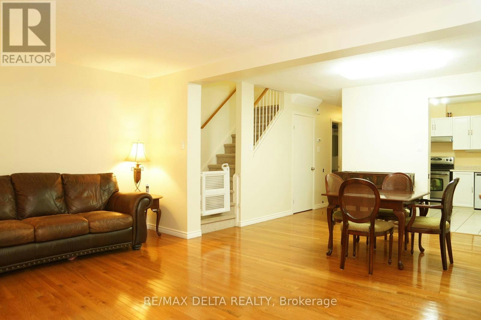 341 Kennedy Lane E, Ottawa, ON, K1E 3P3 - 2