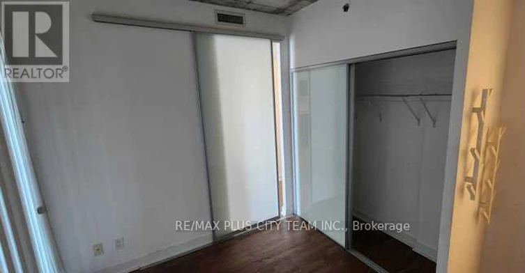 1031-20 Minowan Miikan Lane, Toronto, ON, M6J 0E5 - 5