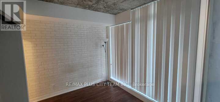 1031-20 Minowan Miikan Lane, Toronto, ON, M6J 0E5 - 4