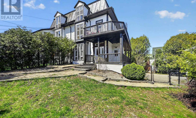 372 King Street W