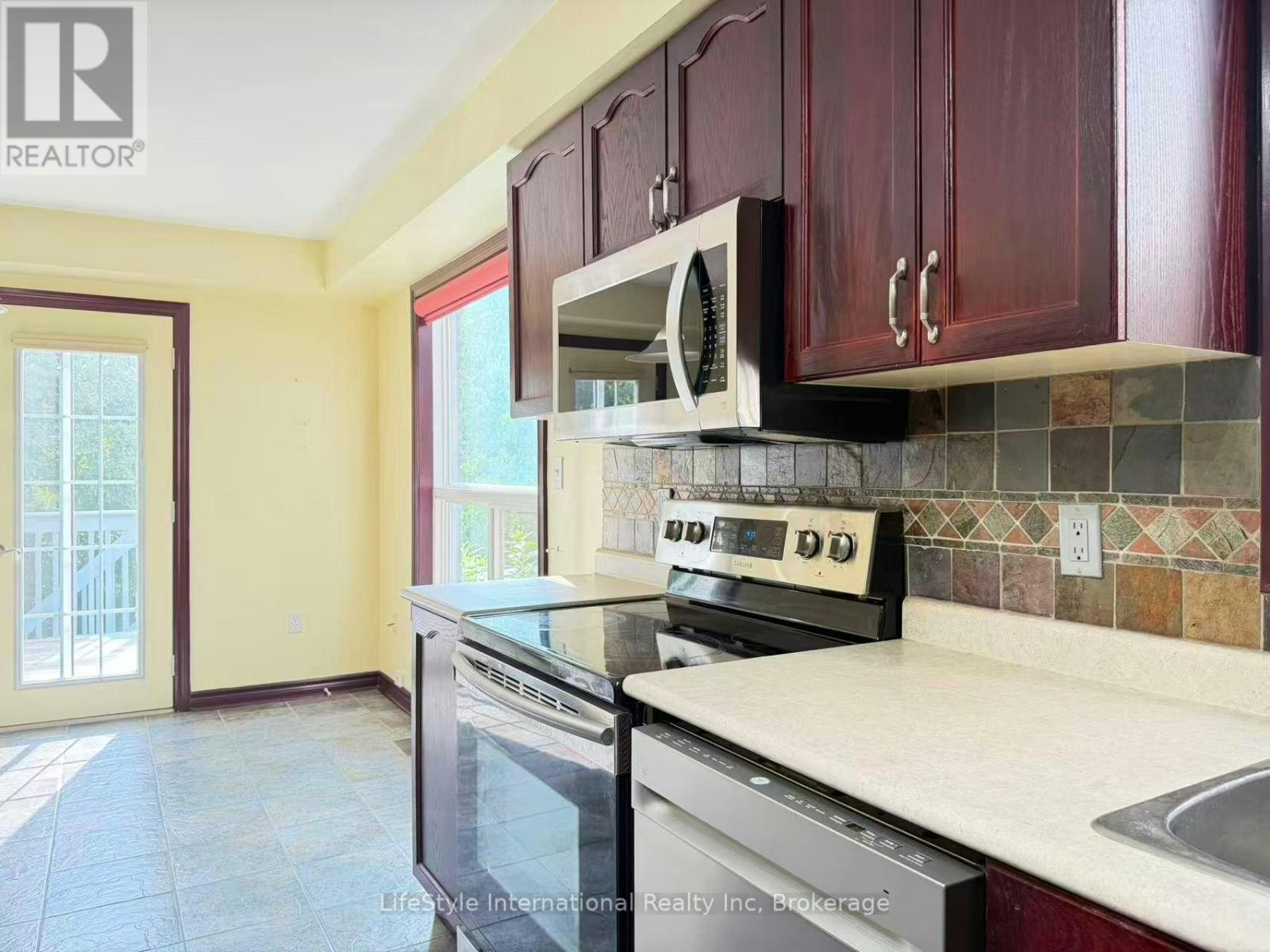 MAIN-16 Lynch Circle, Guelph, ON, N1L 1R5 - 13