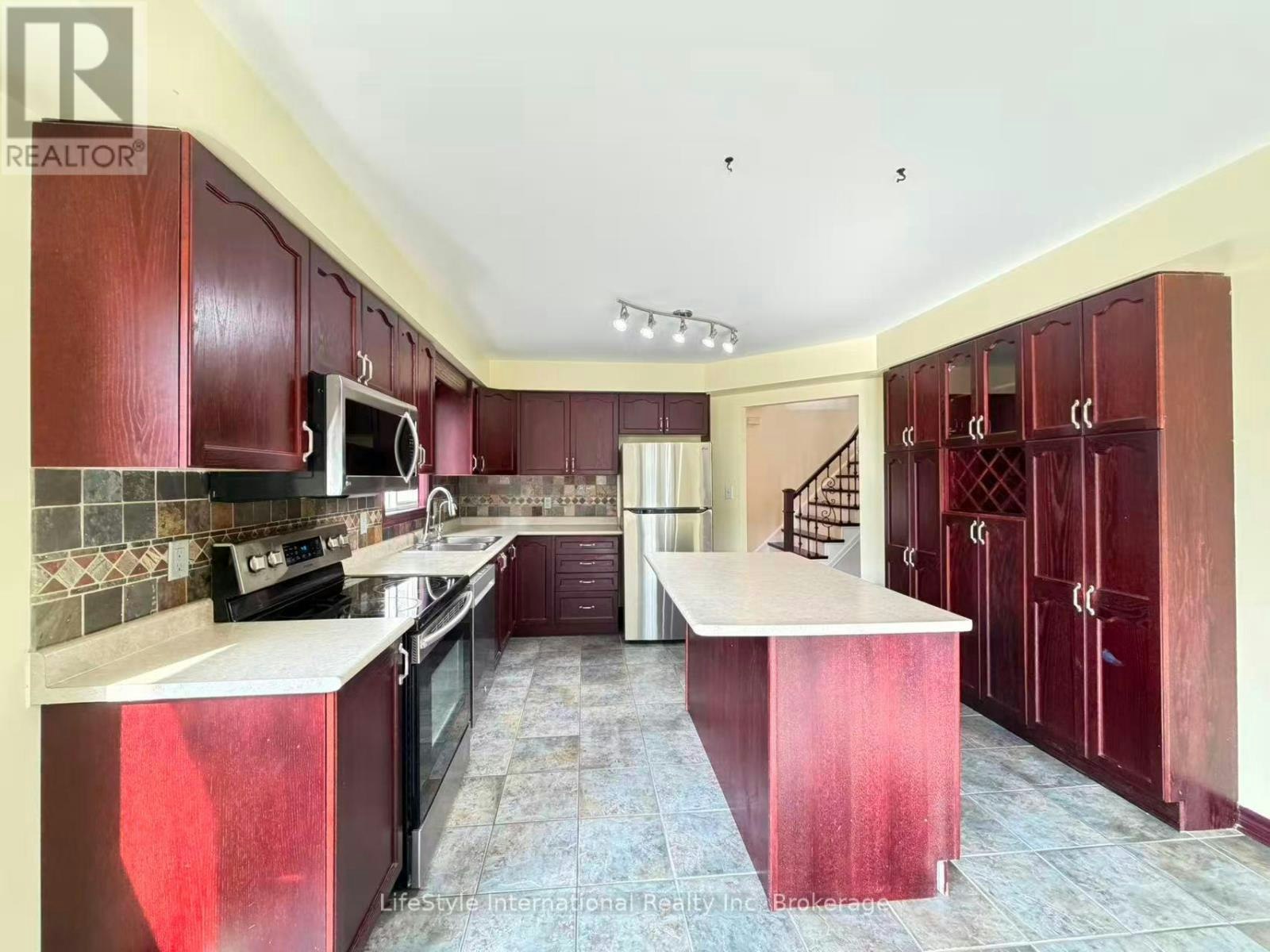 MAIN-16 Lynch Circle, Guelph, ON, N1L 1R5 - 10