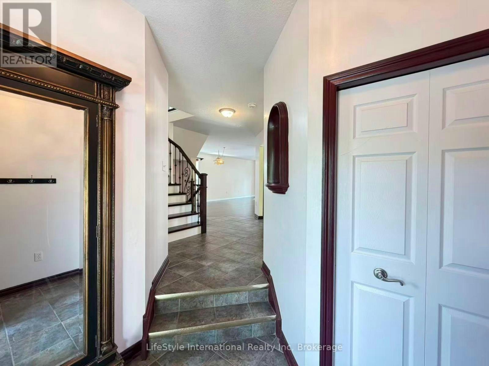MAIN-16 Lynch Circle, Guelph, ON, N1L 1R5 - 4
