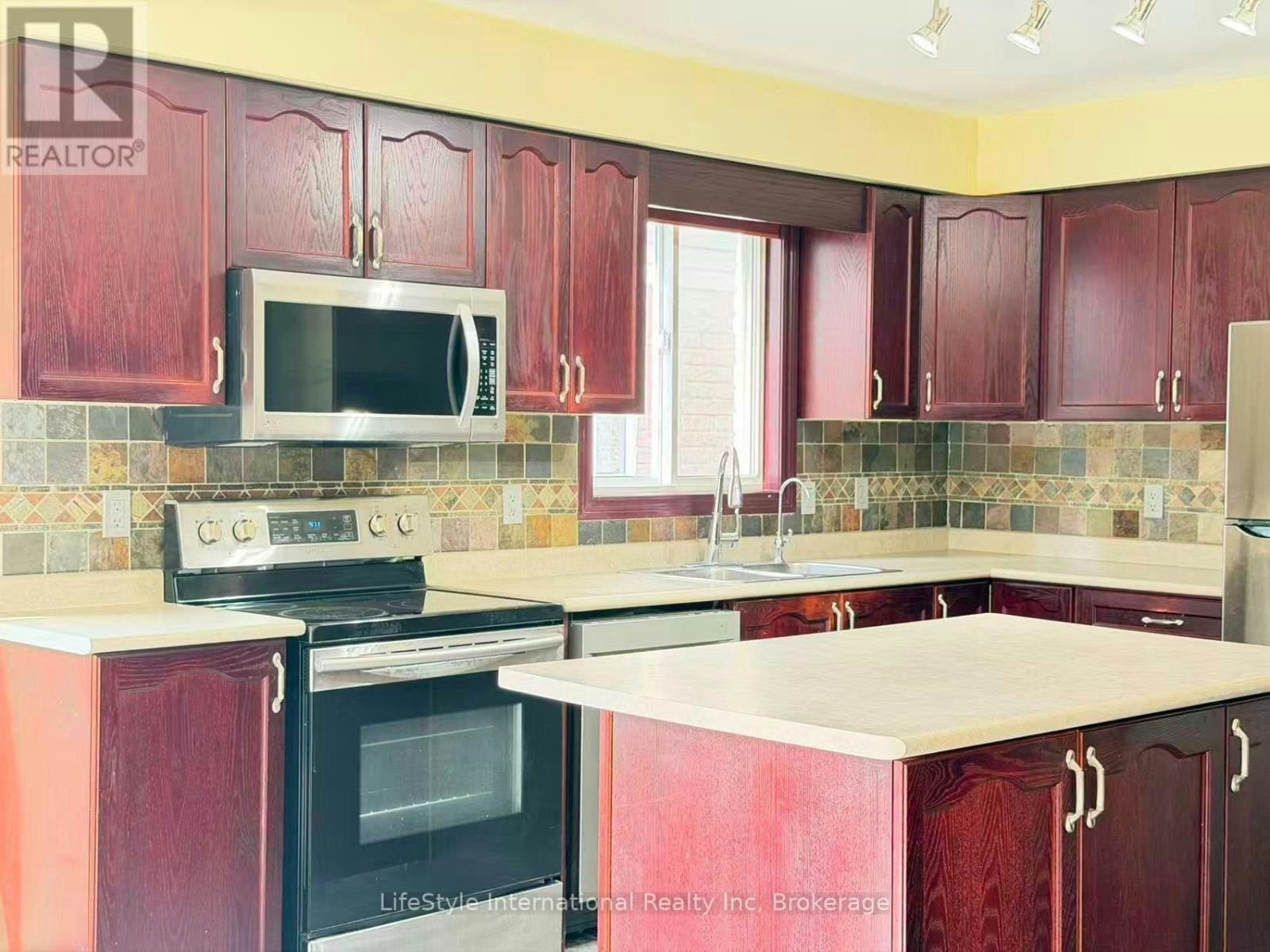 MAIN-16 Lynch Circle, Guelph, ON, N1L 1R5 - 12