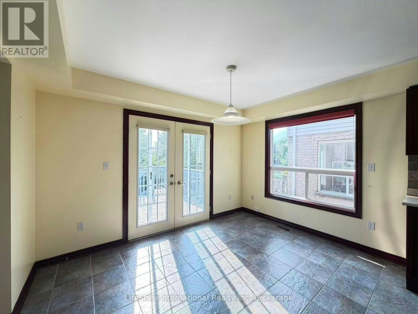MAIN-16 Lynch Circle, Guelph, ON, N1L 1R5 - 15