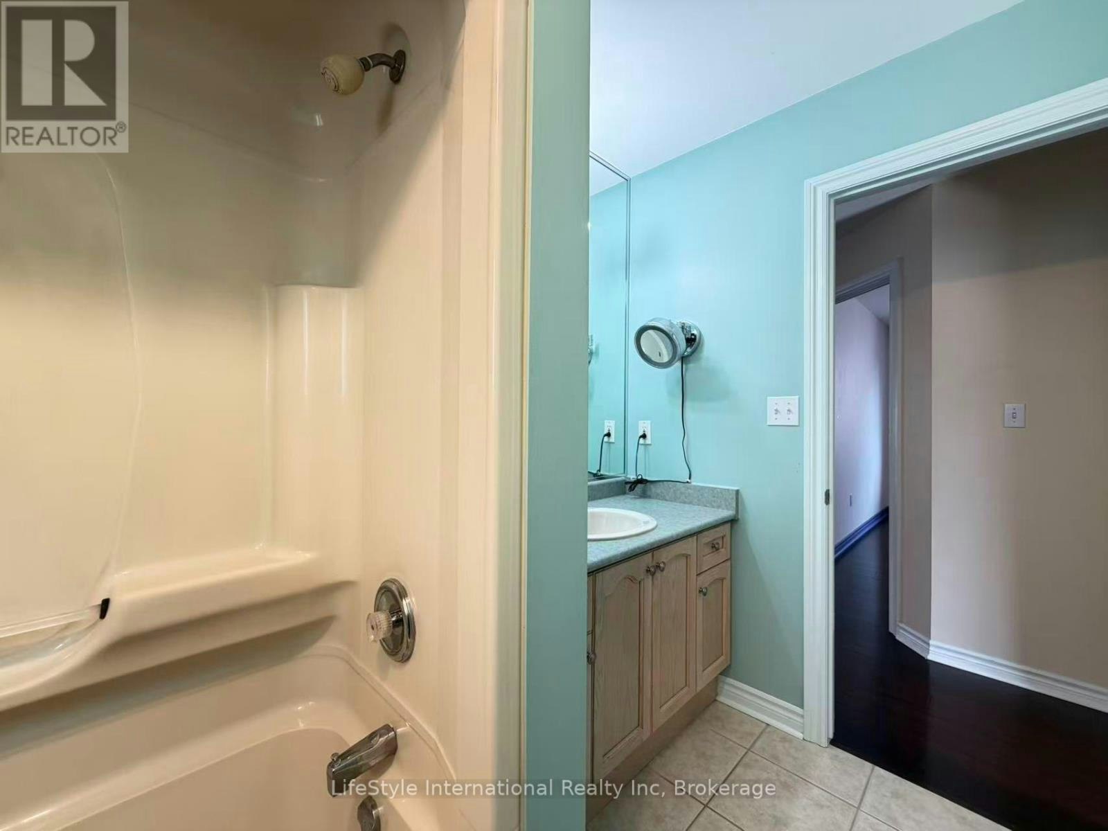 MAIN-16 Lynch Circle, Guelph, ON, N1L 1R5 - 31