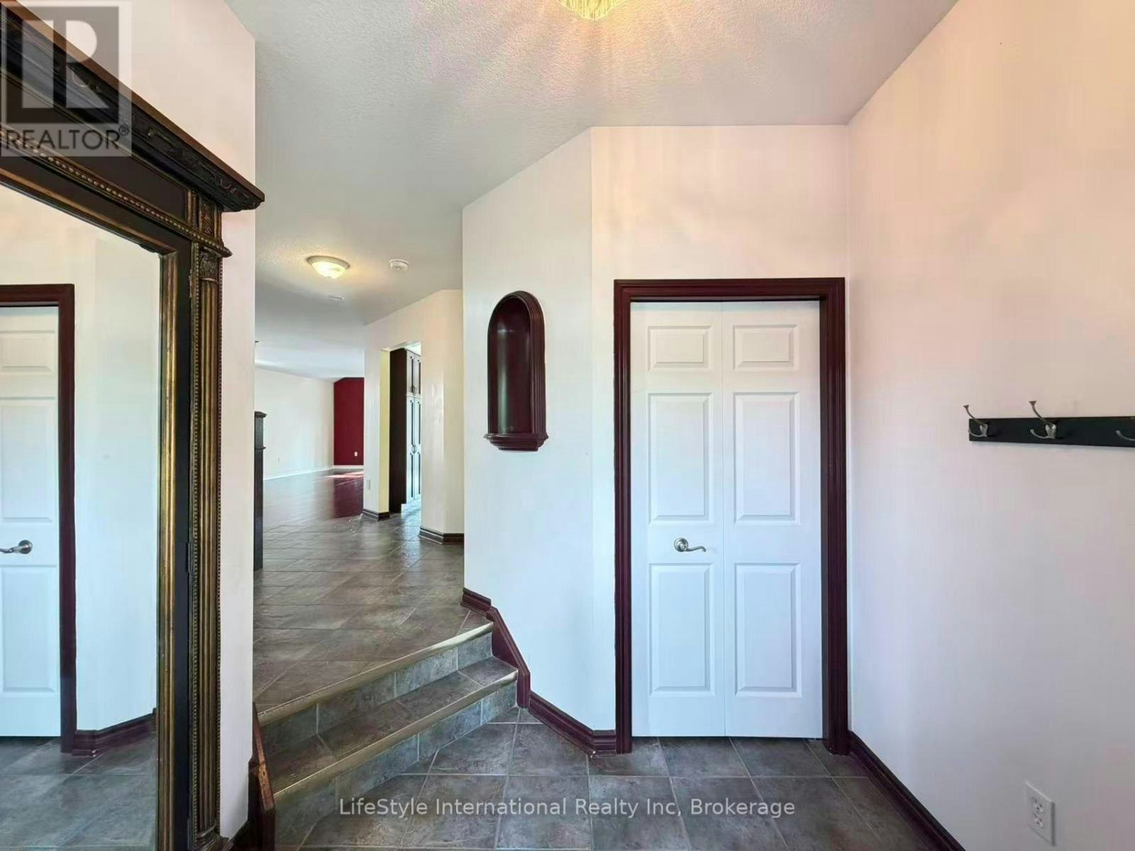 MAIN-16 Lynch Circle, Guelph, ON, N1L 1R5 - 3