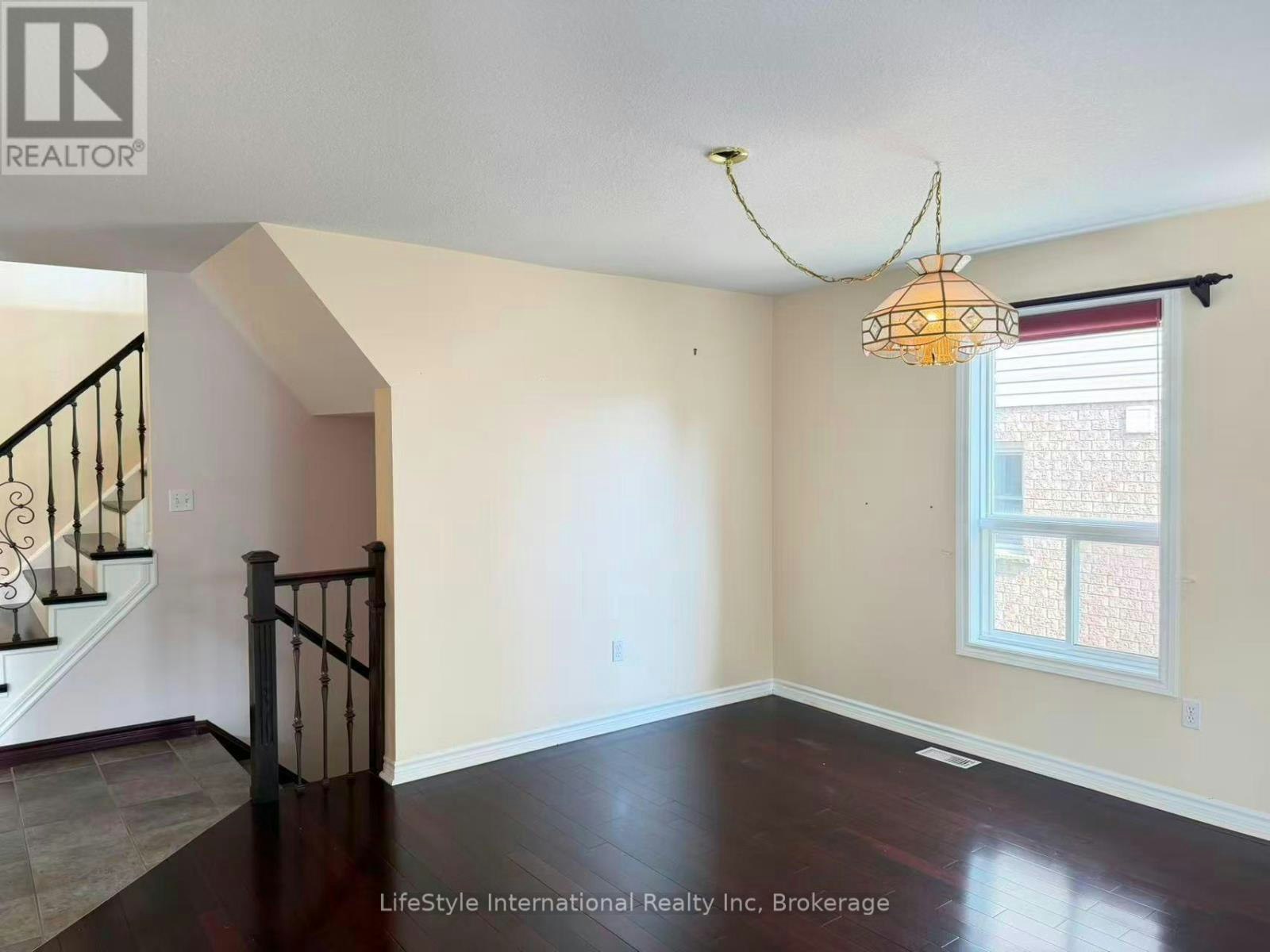 MAIN-16 Lynch Circle, Guelph, ON, N1L 1R5 - 8