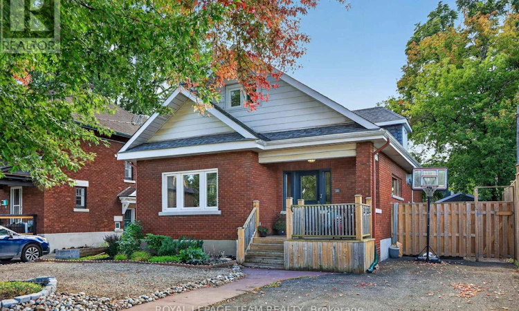 10 Clarendon Avenue