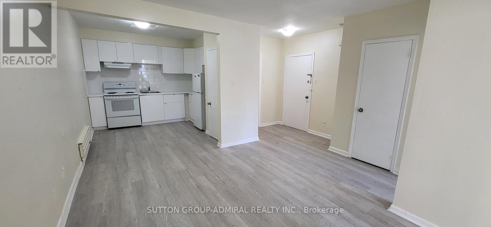 1-2839 Bathurst Street, Toronto, ON, M6B 3A4