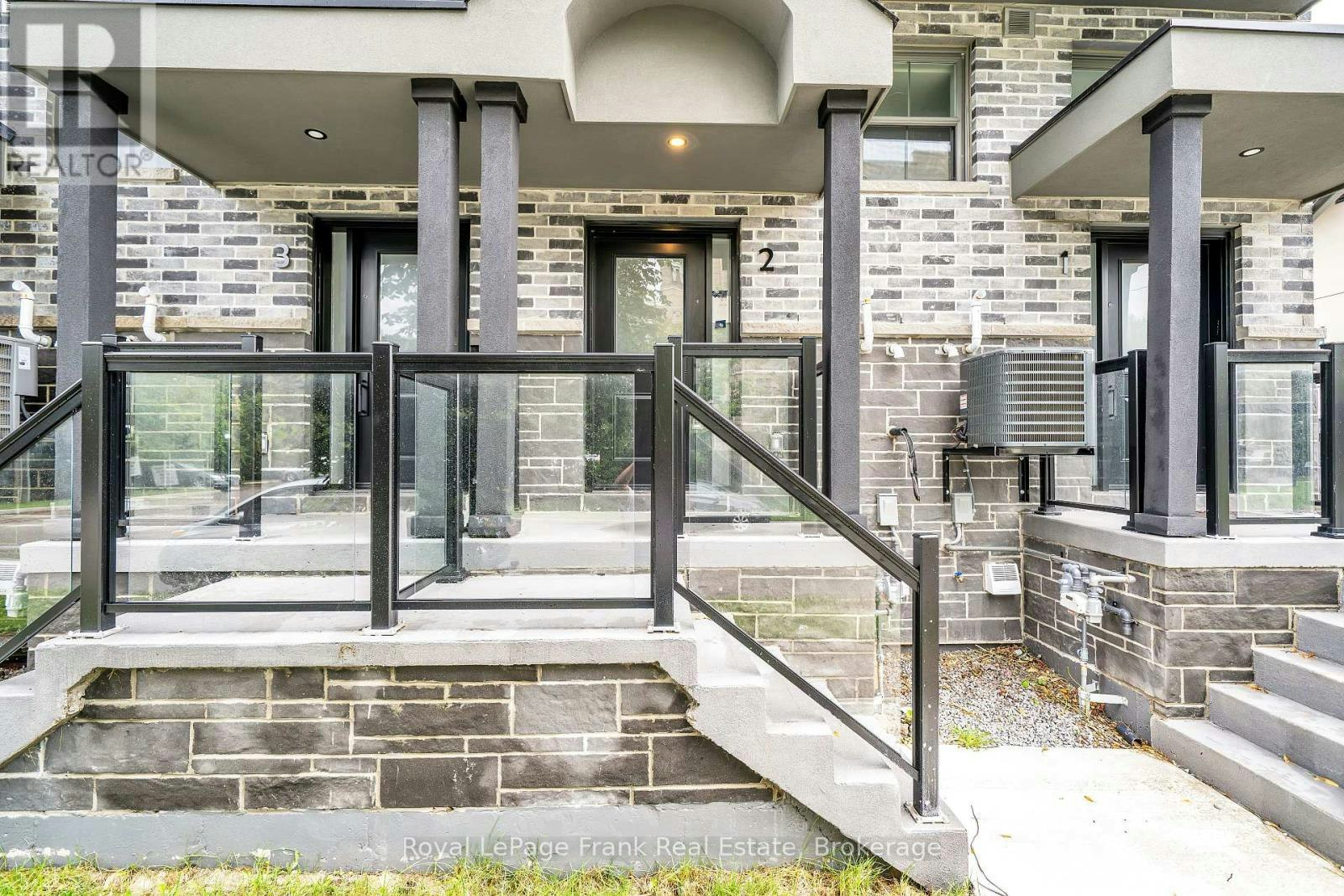 2-200 Railway Engine House Way, Whitby, ON, L1N 0P7 - 2