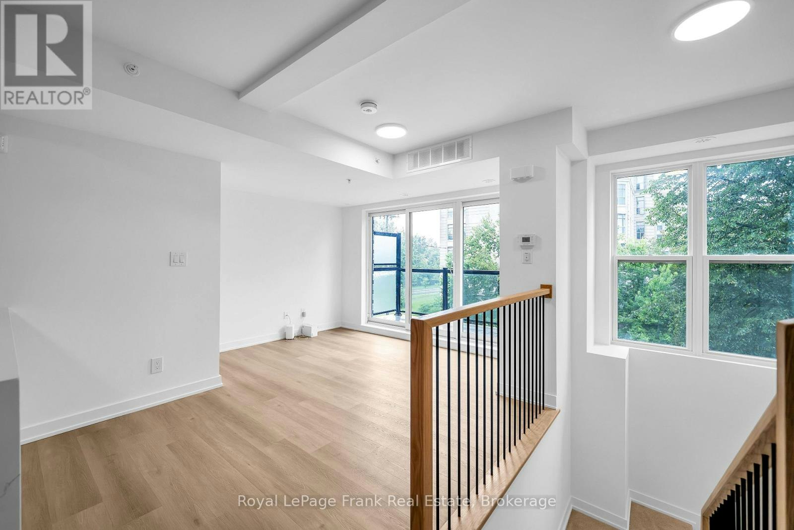2-200 Railway Engine House Way, Whitby, ON, L1N 0P7 - 4