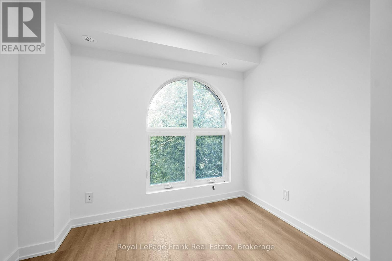 2-200 Railway Engine House Way, Whitby, ON, L1N 0P7 - 15