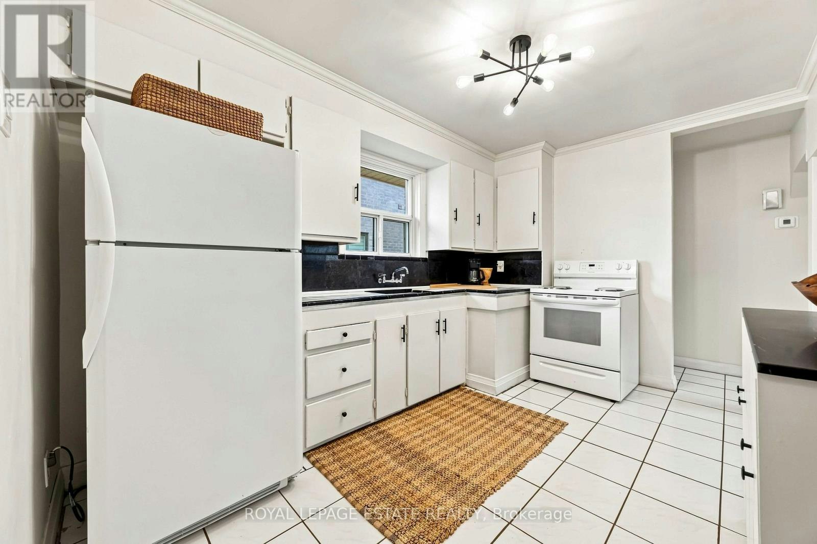 UPPER-17 Arden Crescent, Toronto, ON, M1L 3R6 - 9