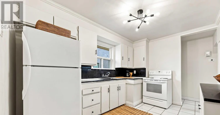 UPPER-17 Arden Crescent, Toronto, ON, M1L 3R6 - 9