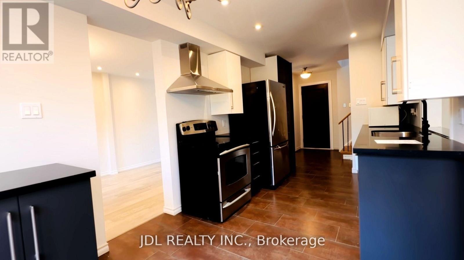 127 Huntington Park Drive, Markham, ON, L3T 7C8 - 3