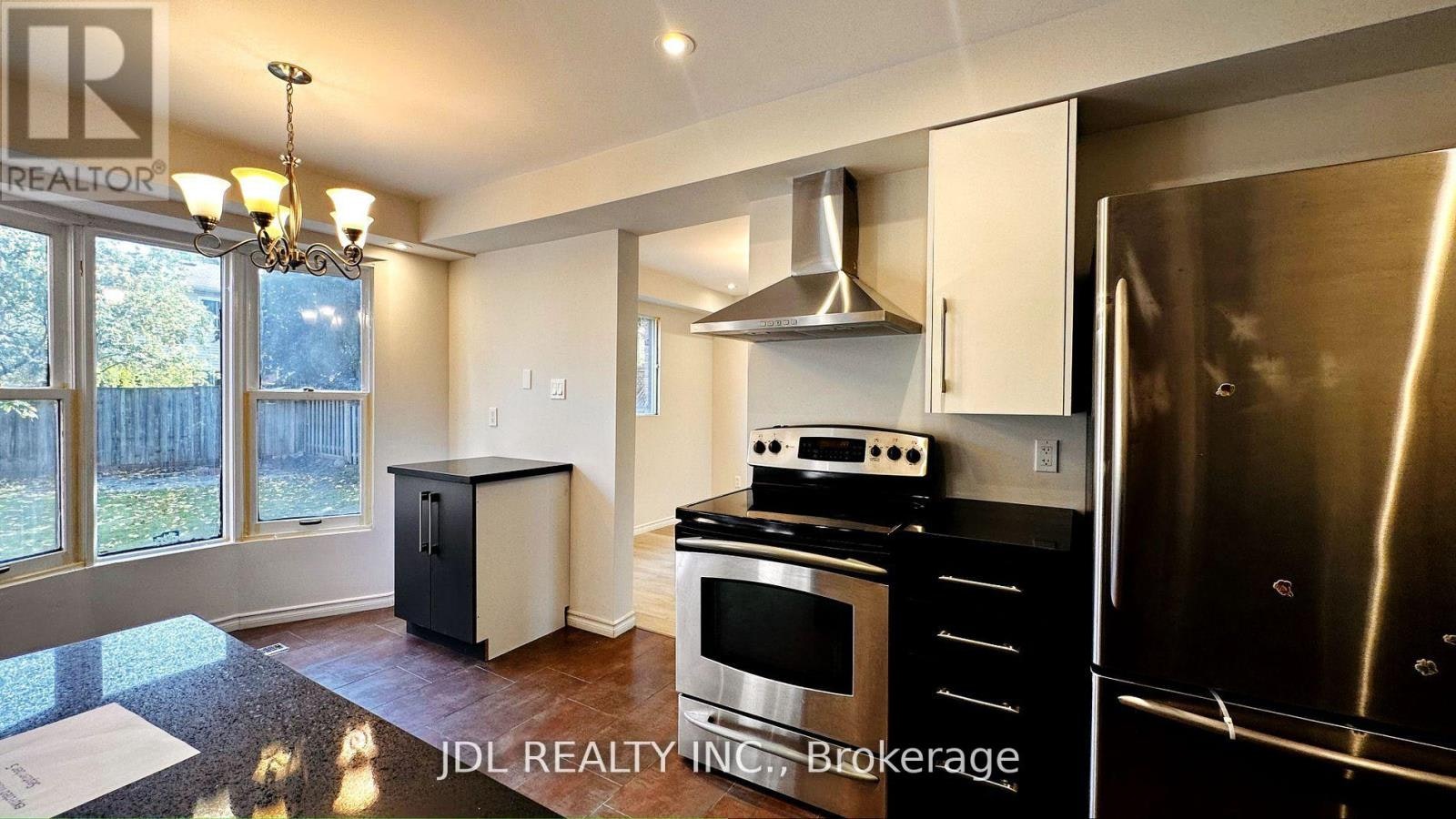 127 Huntington Park Drive, Markham, ON, L3T 7C8 - 2