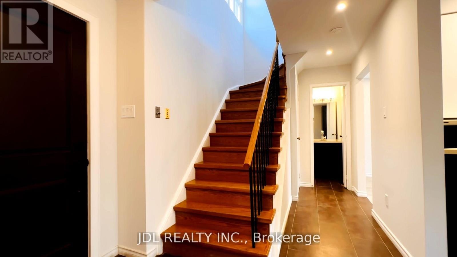 127 Huntington Park Drive, Markham, ON, L3T 7C8 - 10