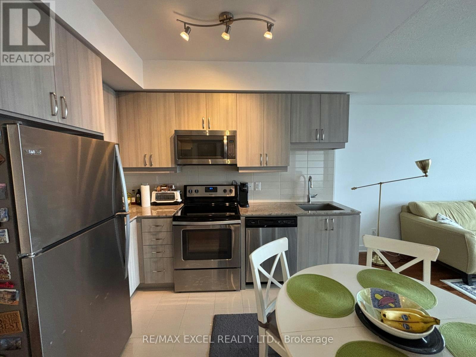 2304-9201 Yonge Street, Richmond Hill, ON, L4C 1H9 - 8