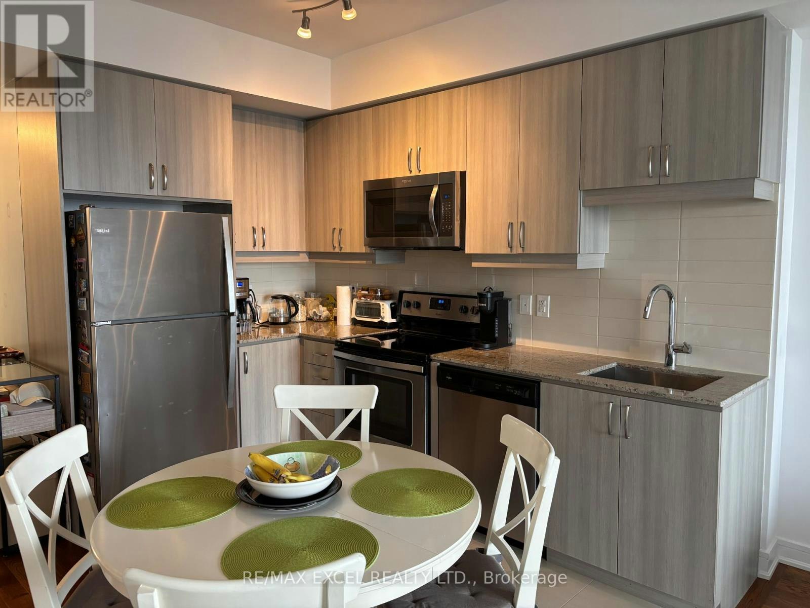 2304-9201 Yonge Street, Richmond Hill, ON, L4C 1H9 - 9