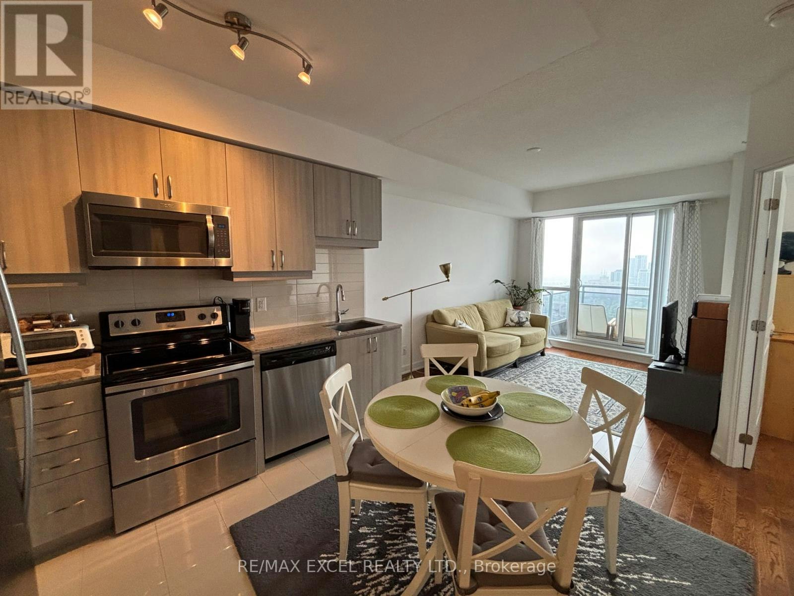 2304-9201 Yonge Street, Richmond Hill, ON, L4C 1H9 - 7
