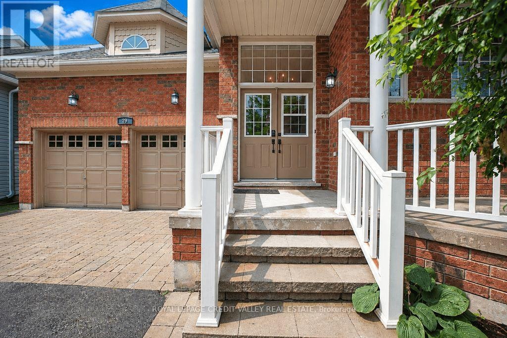 29 Counsellor Terrace, Barrie, ON, L4M 7H1 - 2